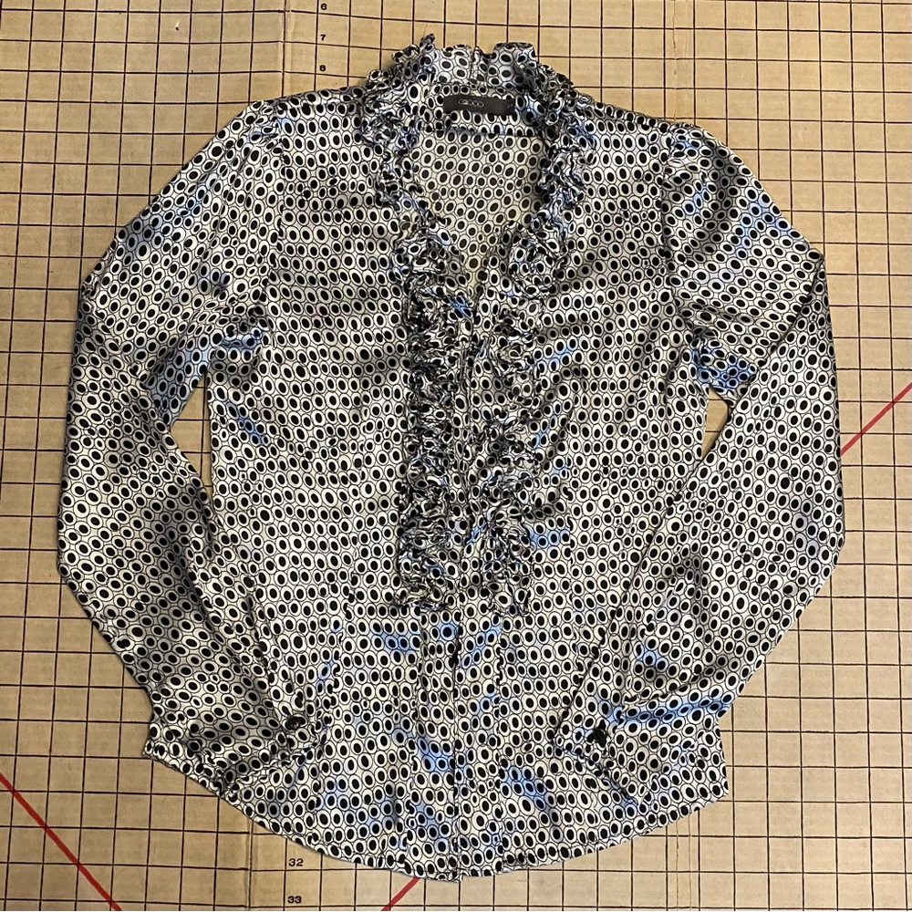 G2000 silver blouse, size 34 (small)